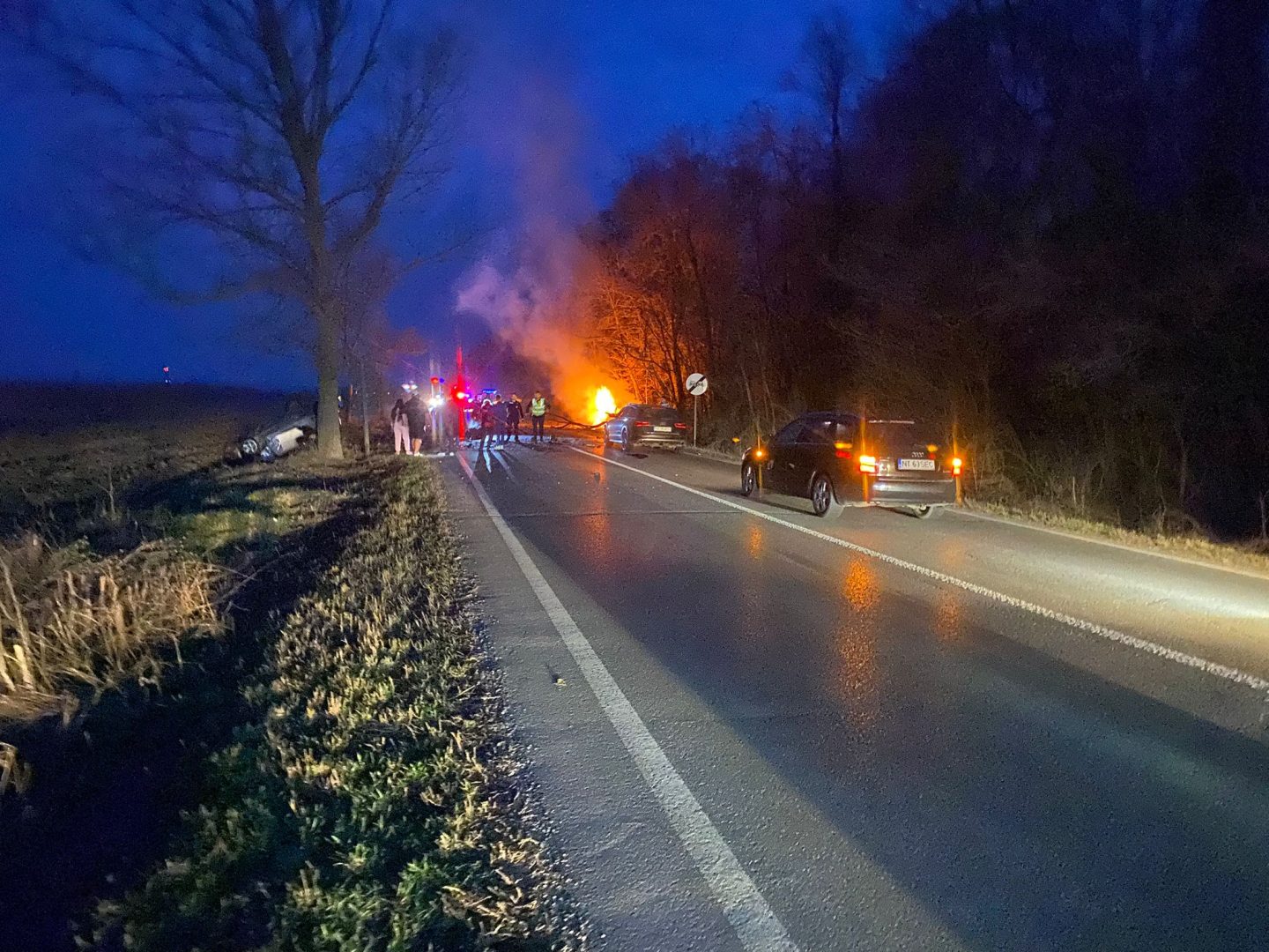 Accident grav în Neamț, două mașini s-au ciocnit violent, una a luat foc. 4 morți și 3 răniți, Planul Roșu de Intervenție activat VIDEO