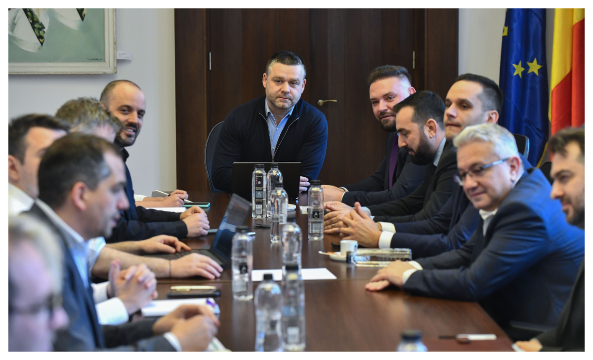 Ciprian Ciucu desființează sute de posturi la Primăria Capitalei. Aproape 200 de angajați vor fi dați afară