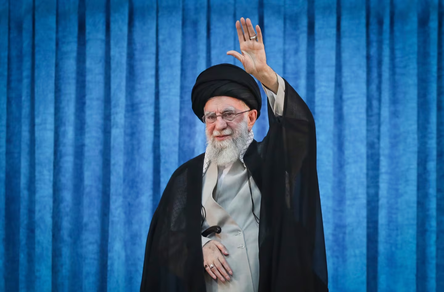 Fondul de 95 de miliarde de dolari aflat la dispoziția regimului din Iran. Ce se întâmplă cu banii după moartea ayatollahului Khamenei