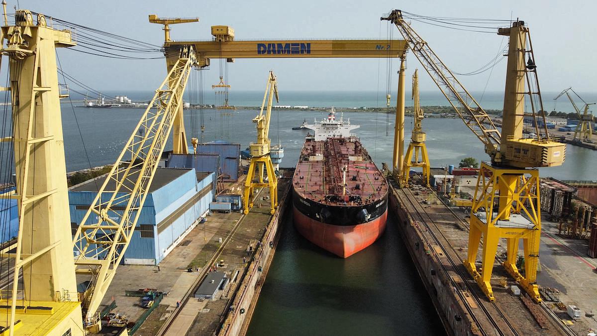 Damen Shipyards Mangalia, aflată în insolvență din iunie 2024, a depus un plan de reorganizare prin transfer de business. Cei mai mari producători de armament, între companiile interesate