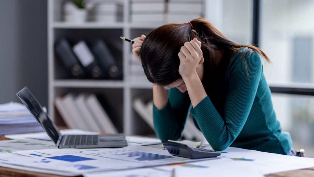 Sondaj eJobs: 1 din 2 angajaţi crede că o singură sursă de venit nu mai este suficientă pentru un trai decent