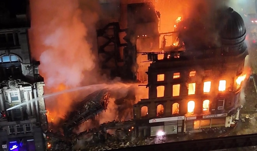 Incendiu devastator la Gara Centrală din Glasgow. O clădire s-a prăbuşit – VIDEO