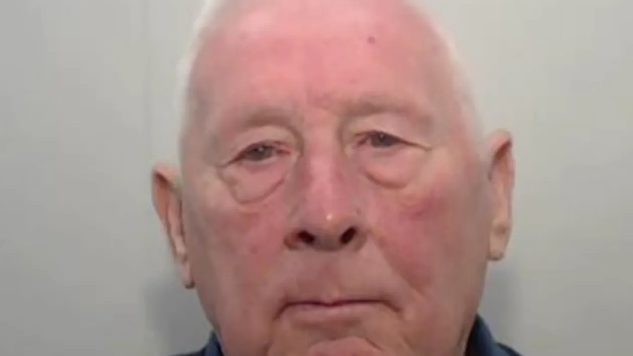 IREAL! Un pensionar de 80 de ani a ajuns la închisoare, după ce a câștigat 2,4 milioane de lire sterline la LOTO. Ce a făcut cu banii