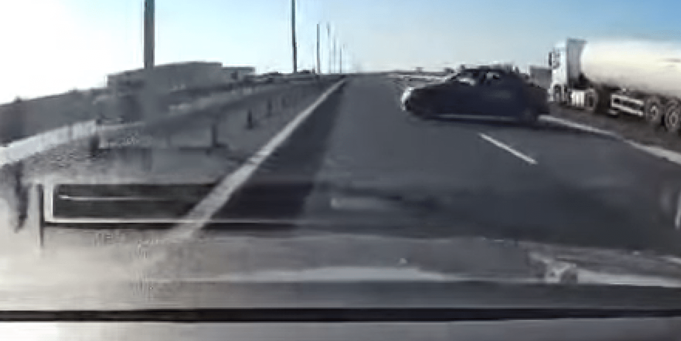 Ce sancțiuni riști dacă întorci mașina pe autostradă. Cât este amenda