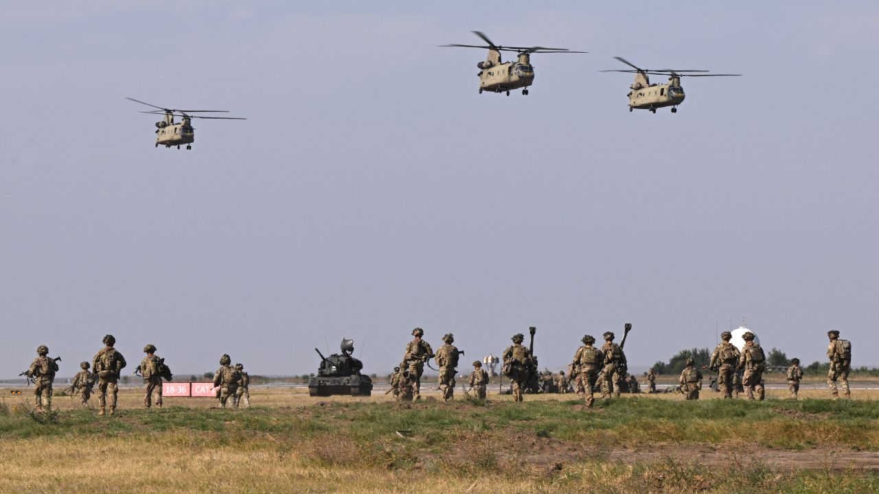 Solicitarea SUA privind găzduirea de forţe şi echipamente în România, clasificată „secret” înainte să fie trimisă Parlamentului