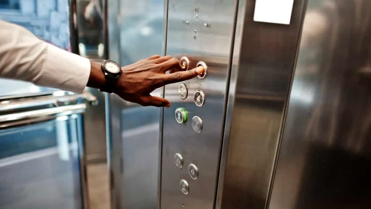 Se montează lifturi în blocurile cu mai mult de trei etaje, pe banii statului. Când începe programul pilot şi câţi români vor beneficia de acesta