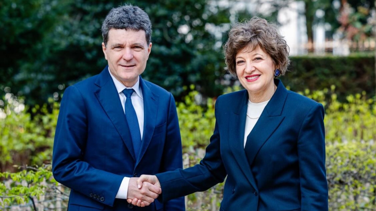 Nicușor Dan, discuții importante cu vicepremierul Oana Gheorghiu la Bruxelles. Cei doi au convenit că „reforma companiilor de stat este indispensabilă și nu mai poate fi amânată”