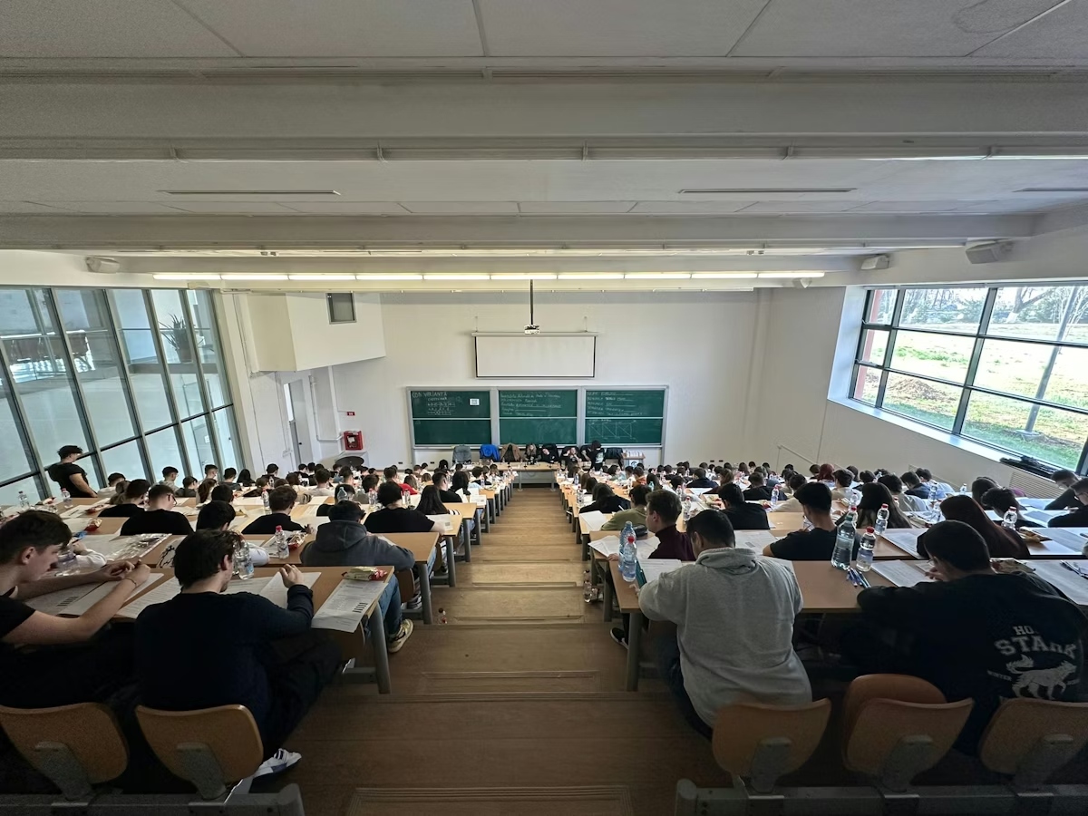 Concurenţă acerbă pentru un loc la Politehnică. 12 elevi pe loc la facultăţile care pregătesc viitorii ingineri