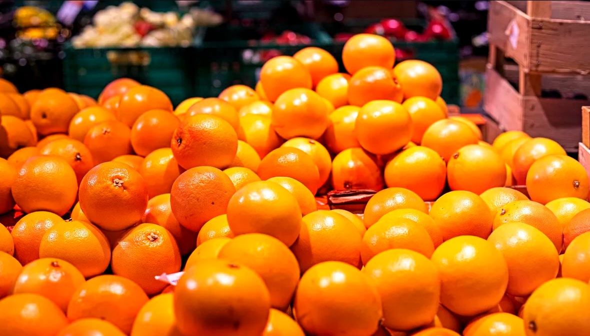 Câte pesticide conțin, de fapt, portocalele din supermarket: „Efectele cumulative apar în câțiva ani și se traduc în boli cronice”