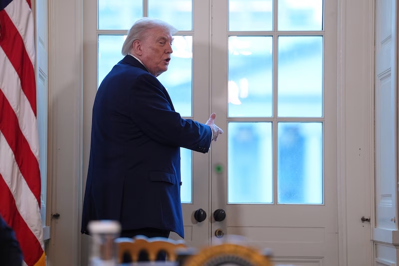 Trump spune că războiul din Iran se va termina când vrea el: „Merge foarte bine. Am provocat mai multe pagube decât credeam posibil. Oricând vreau eu, se va termina”