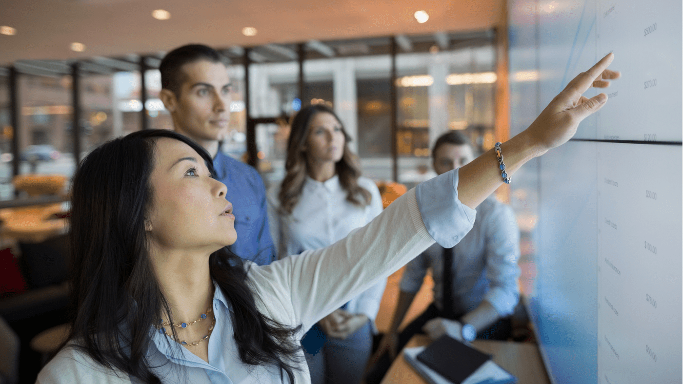 Diferențele salariale dintre bărbați și femei în România, în 2026. Ce venituri au pentru aceleași profesii TABEL