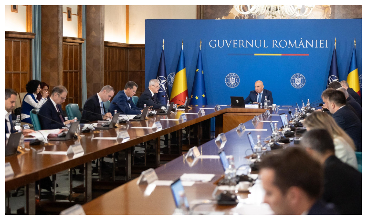 Bugetul pe 2026 anunță tăieri de salarii pentru profesori. Câți bani au fost alocați Ministerului Educației anul acesta