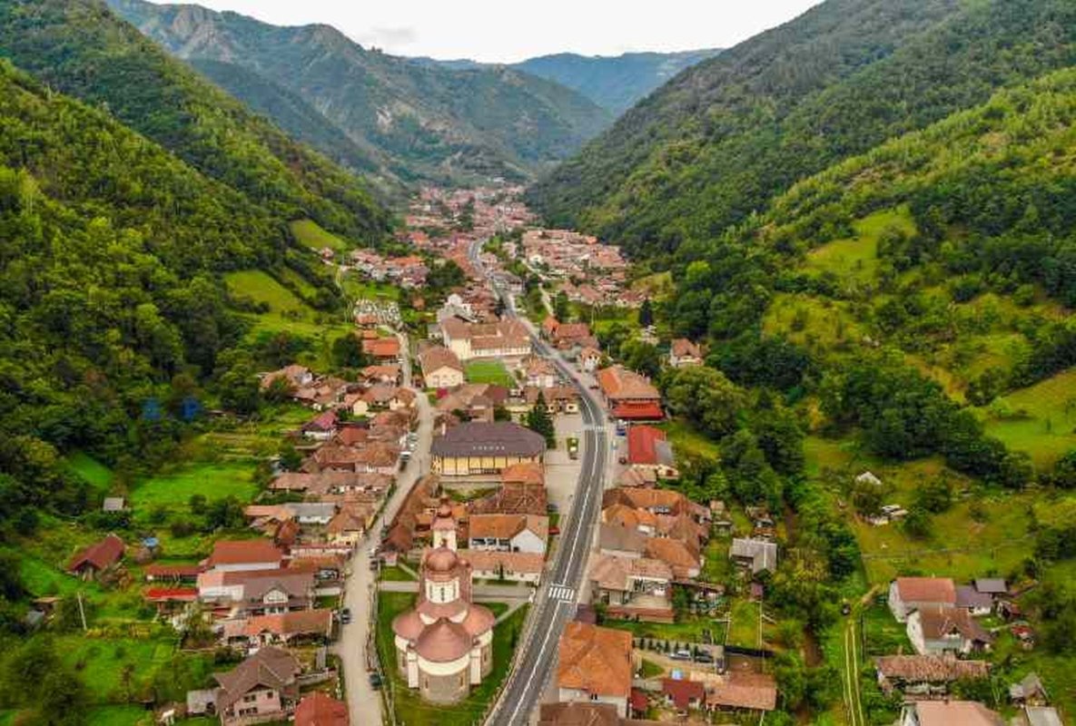 Primăriile încep controalele cu drona pentru a depista clădirile ilegale şi a le impozita. În Oradea au fost descoperite 400 de clădiri ilegale doar la un control preliminar