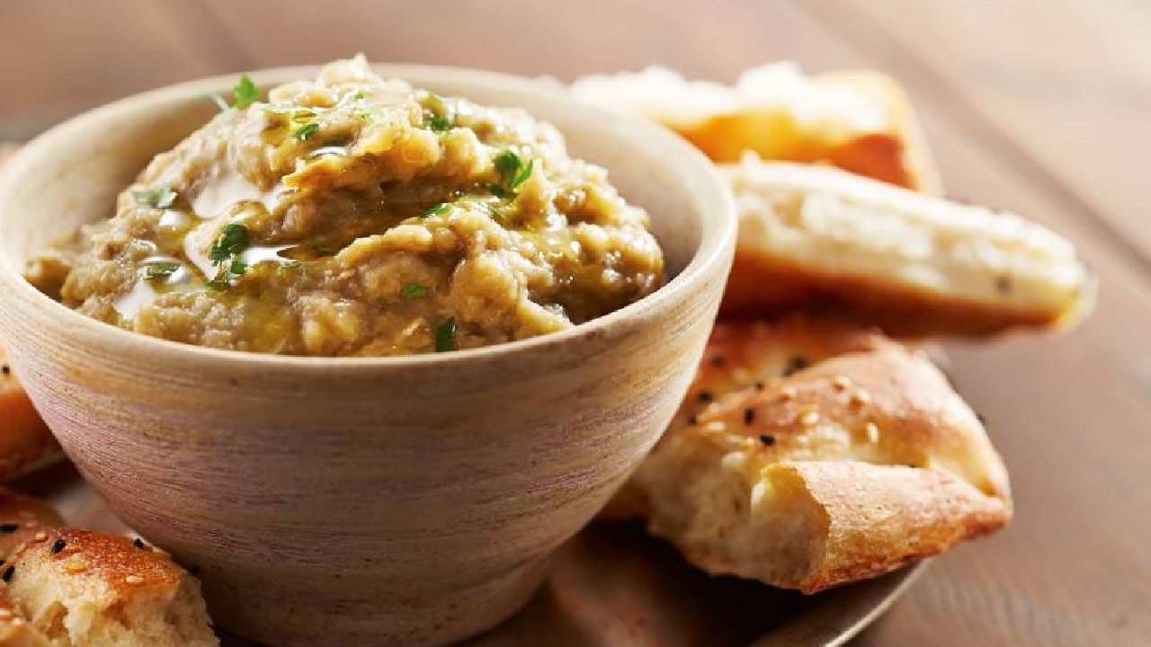 Salată delicioasă de vinete cu maioneză de post. Rețeta perfectă care-ți lasă gura apă