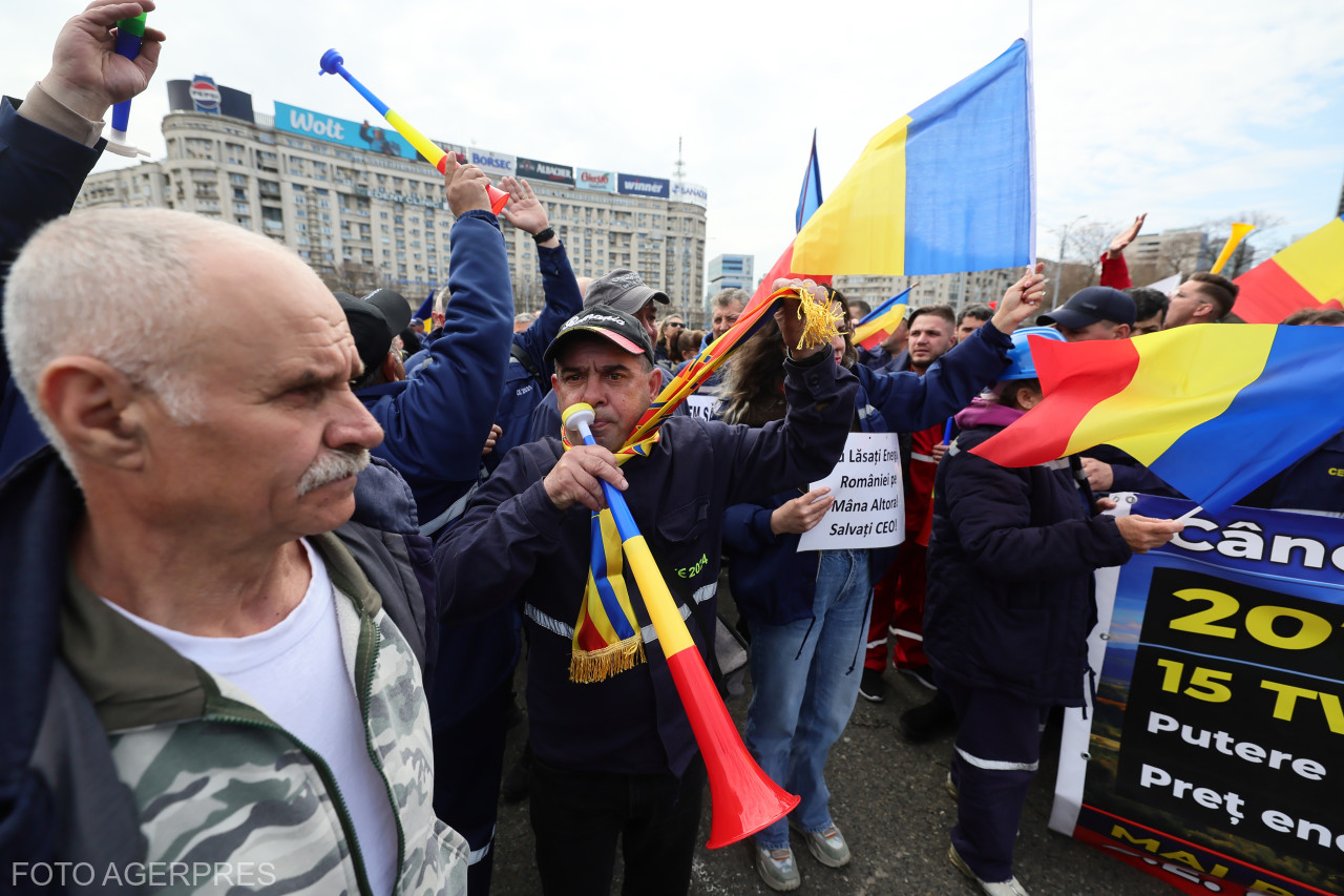 Șefii din cadrul CE Oltenia sunt audiați, după ce mai mulți angajați s-au autodenunțat că au dat mită pentru contracte