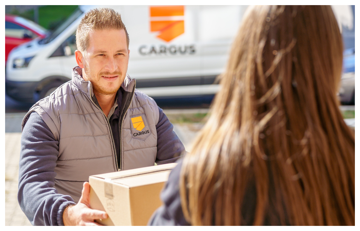 Artficiul la care recurg românii pentru a avea livrare gratuită la produse