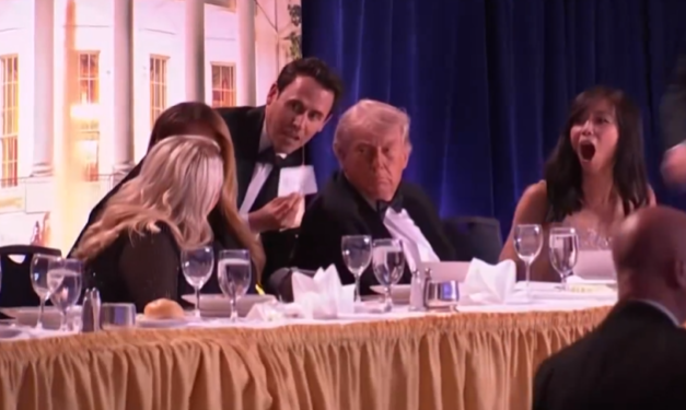 Focuri de armă la Casa Albă – Trump spune că incidentul a fost o „experienţă destul de traumatizantă” pentru Prima Doamnă.