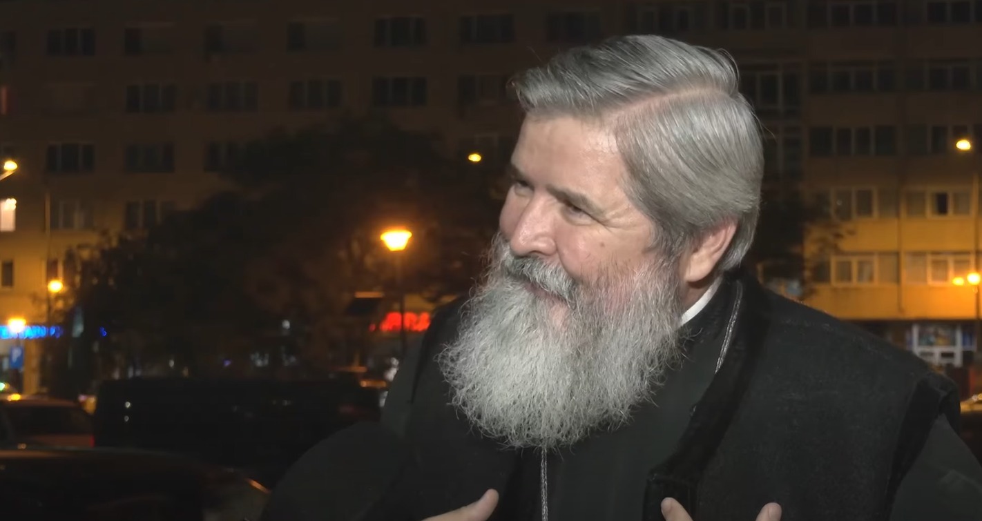 Părintele Vasile Ioana, apel de Paşte ca tinerii să îşi deschidă aripile spre orizonturi luminoase, departe de captivitatea ecranelor