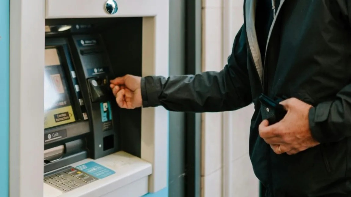 Statul vânează banii românilor. Anunţ oficial de la Ministerul Finanţelor pentru luna aprilie 2026