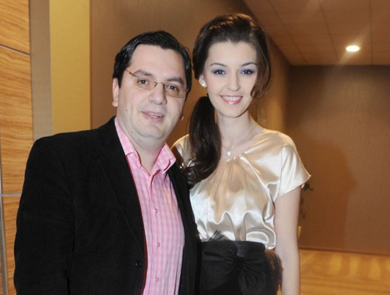 Soția fostului ministru Nicolae Bănicioiu a născut tripleți, toți botezați cu nume de sfinți. Recorduri medicale stabilite cu această ocazie!