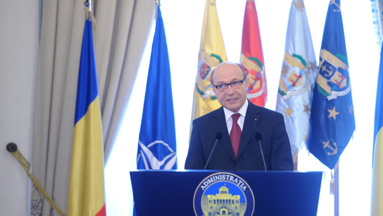 Traian Băsescu, după anunţul lui Trump privind ieşirea SUA din NATO: „Să luăm în serios crearea Statelor Unite ale Europei”