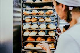 Compania românească are nevoie de 1.800 de angajați. Doar în Sibiu sunt 400 de locuri de muncă disponibile