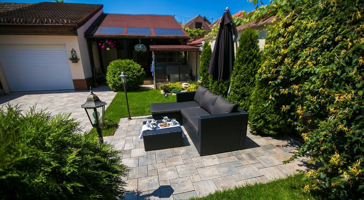 Câţi bani a plătit Tiberiu pentru o casă cu 800 mp de teren. Putea cumpăra două garsoniere în Popești-Leordeni