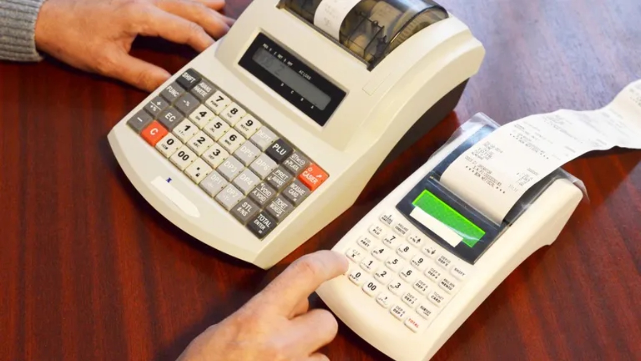 Ministerul Finanțelor anunță digitalizarea bonului fiscal. Se introduc codul QR și numărul unic de identificare