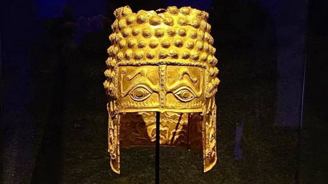 Coiful de la Coțofenești și două dintre cele trei brățări dacice de aur au fost predate autorităților române. Anunțul Parchetului de pe lângă ÎCCJ