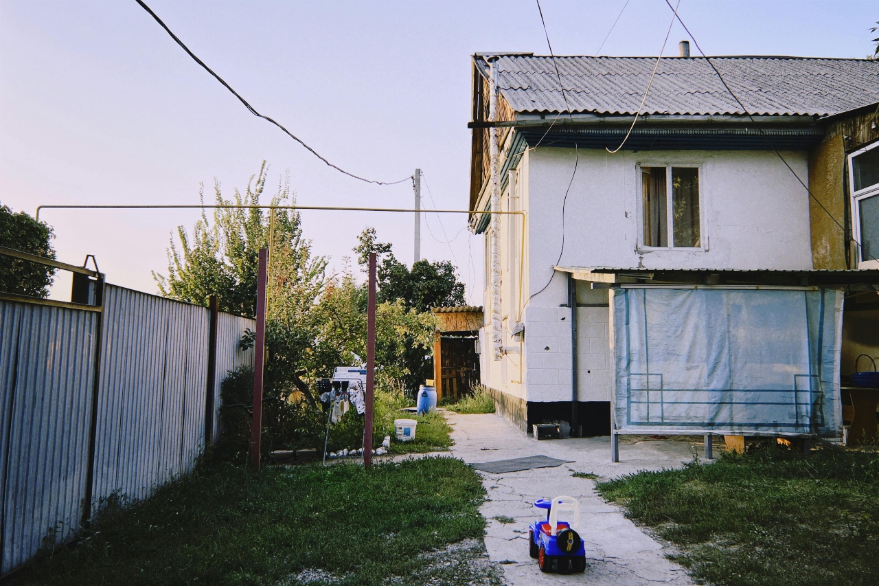 Stai la curte? Iei 4.000 de lei amendă pentru un obicei interzis de lege!