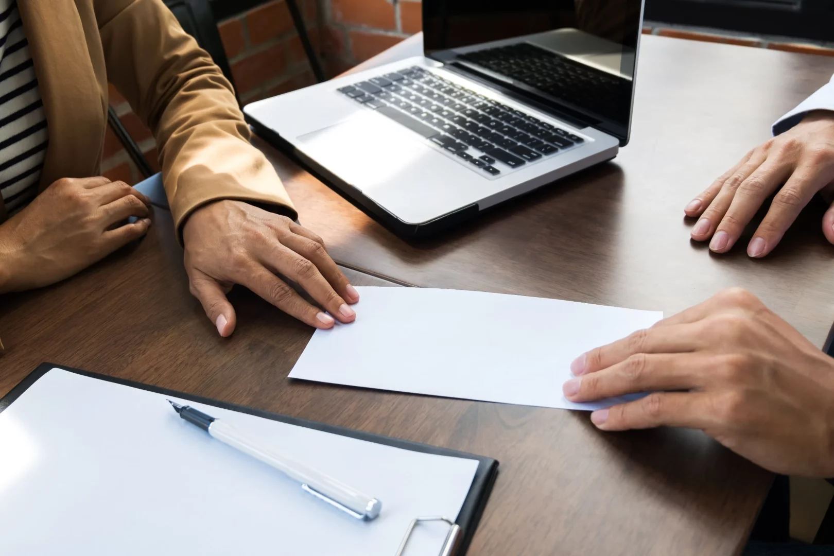 Cum se calculează corect preavizul la demisie: „Rolul preavizului este, de fapt, de a permite angajatorului să îşi organizeze activitatea”