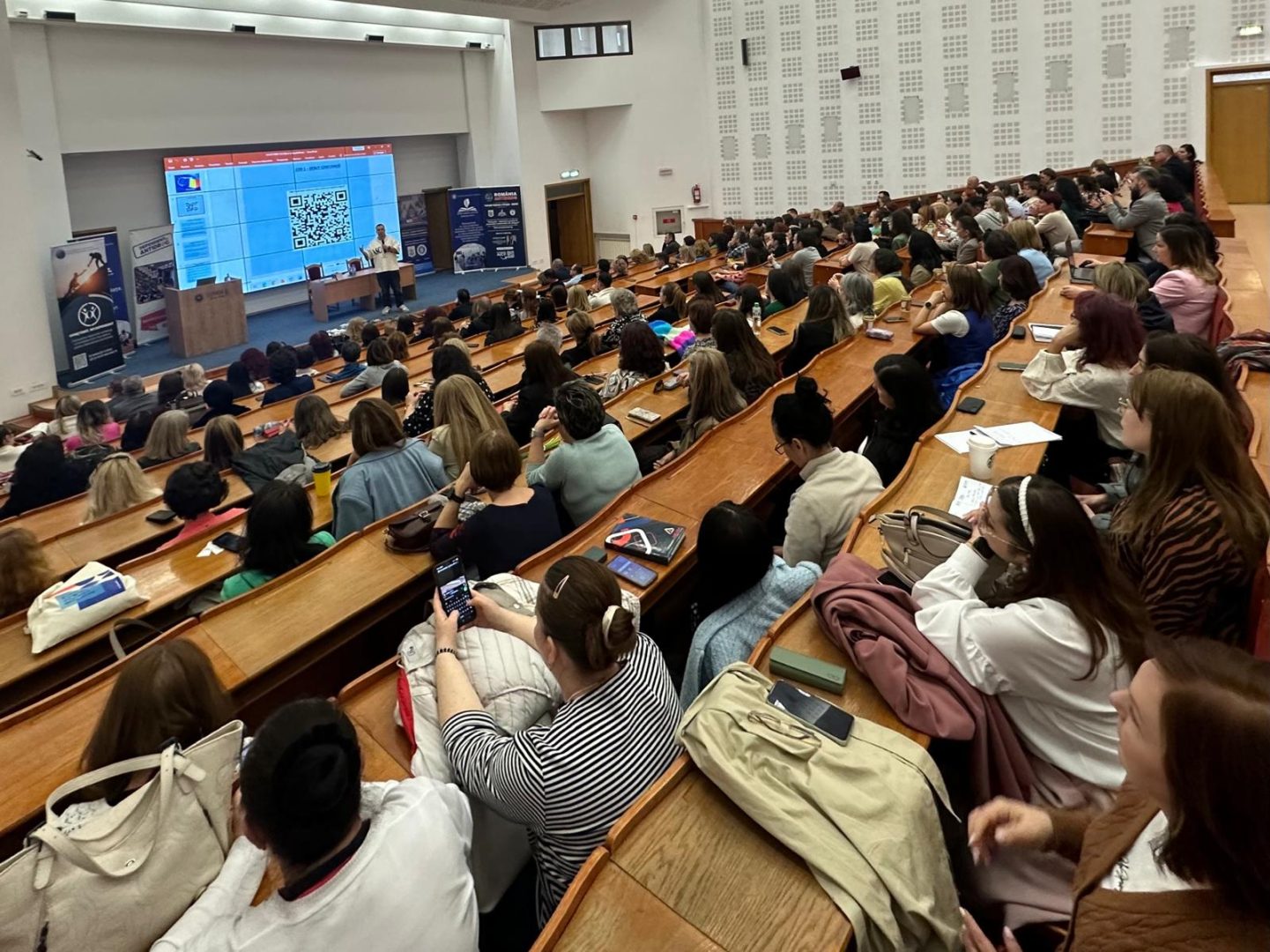 Campania antidrog „Conștient, nu dependent” trage un semnal de alarmă: Vârsta primului consum de droguri scade dramatic, la 13 ani