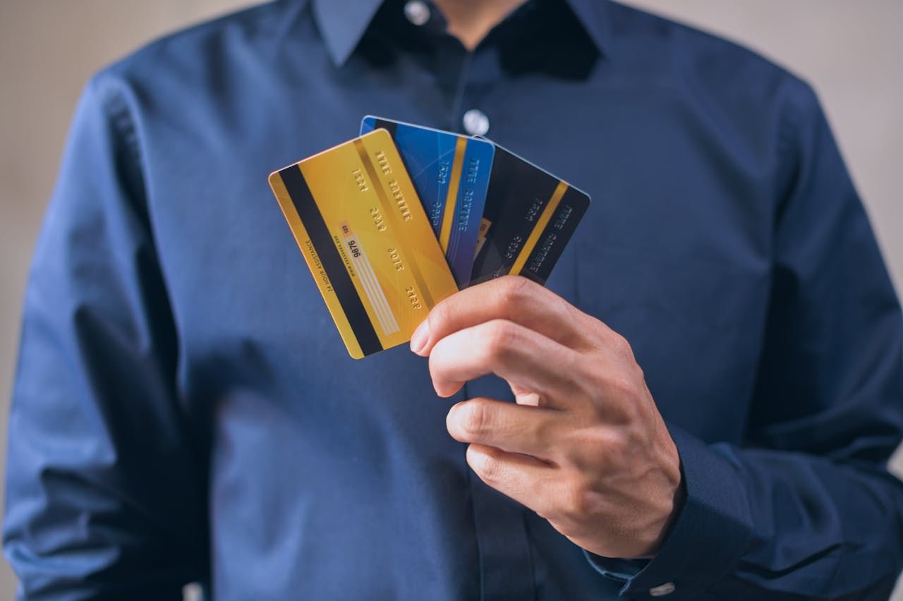 Un singur card, mai multe valute – cum îți simplifici plățile în străinătate?