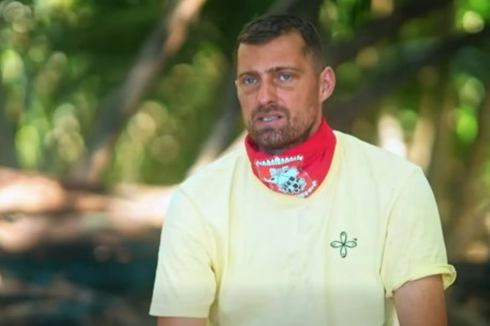 Scandal la Survivor! Gabi Tamaș a sărit din nou la bătaie, în timpul filmărilor. Concurentul ar fi avut acces la alcool, țigări și mâncare