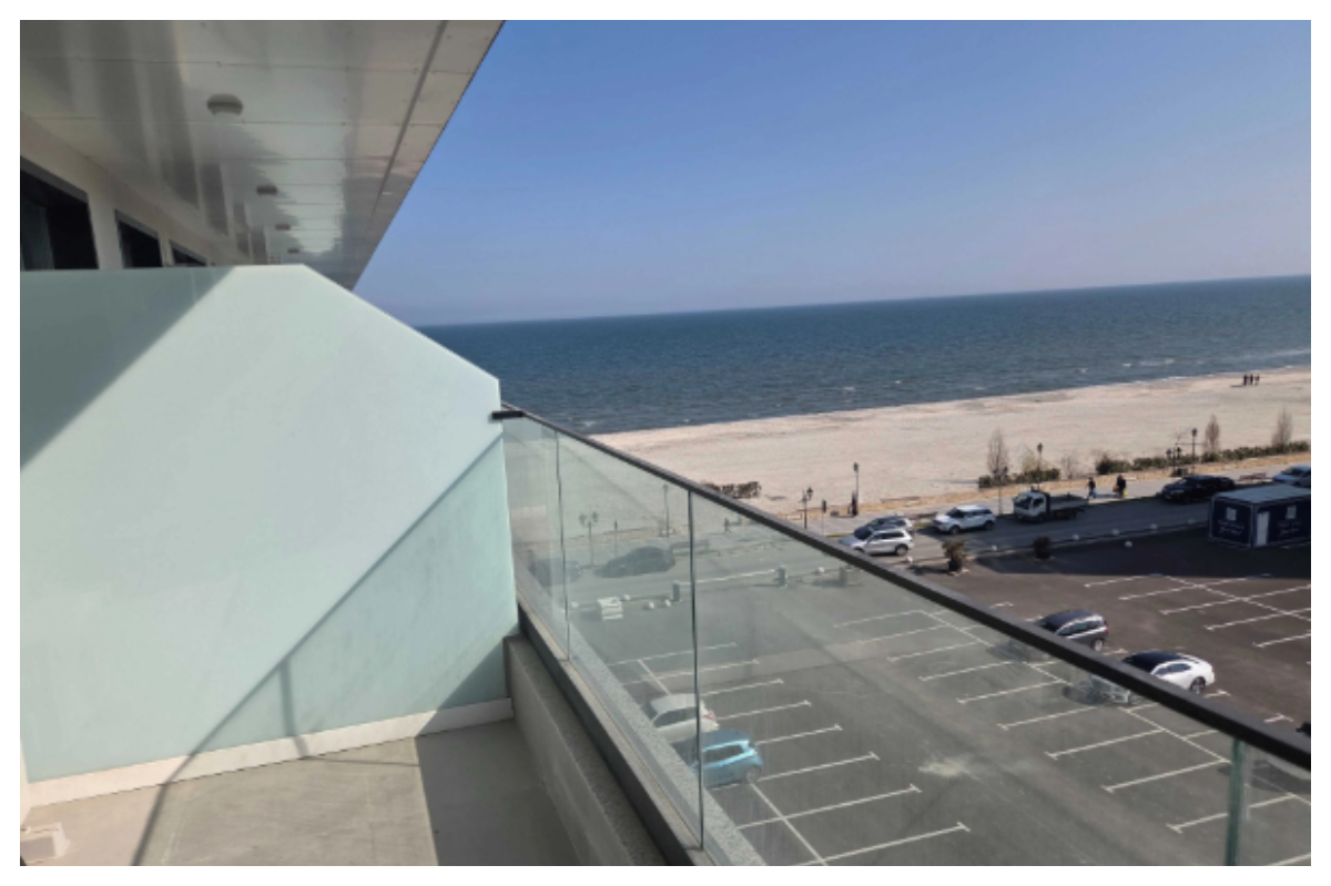 Cât costă o garsonieră cu vedere la mare în Mamaia. Prețul este unul uriaș