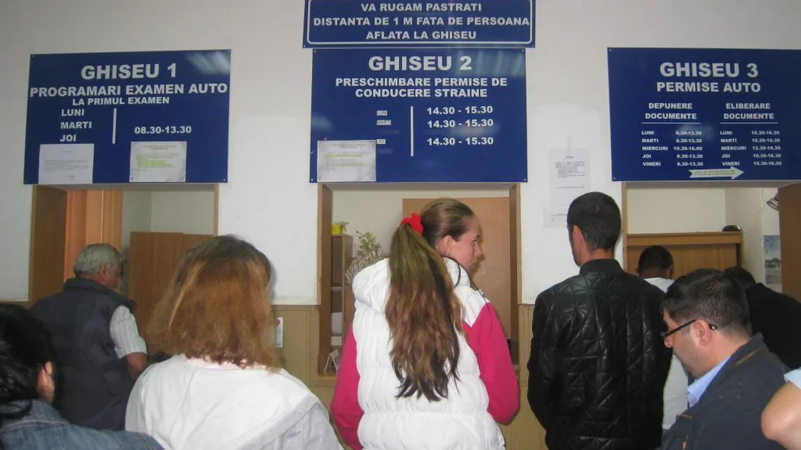 Românii scapă de drumurile la ghișeu. Autoritățile vor fi obligate să verifice singure documentele cetățenilor