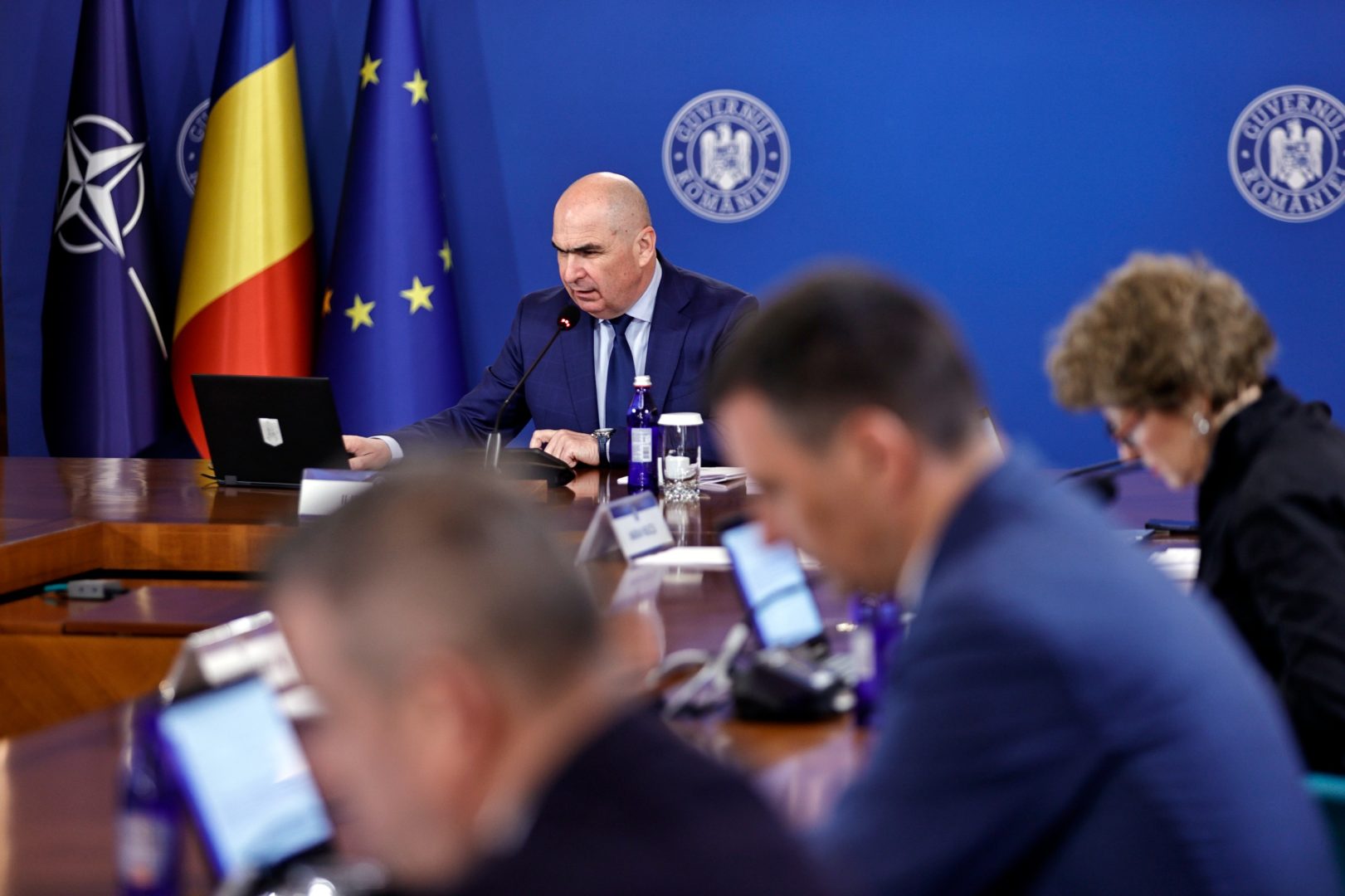 Marius Budăi: „Unii colegi de la PNL și USR au descoperit un nou pericol pentru România: scaunele din Guvern ar putea fi rearanjate!”