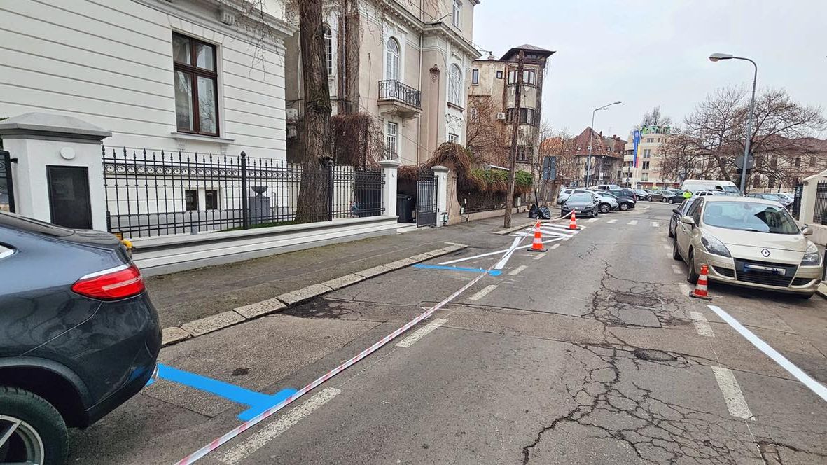 Ședință CGMB: Concedieri la Primăria Capitalei și eliminarea parcării gratuite pentru mașini electrice și hibride, pe ordinea de zi