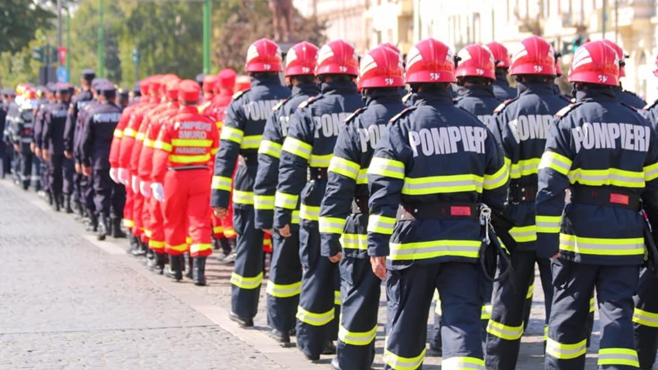 Câți bani câștigă un pompier în 2026. Suma primită lunar, în funcție de grad și vechime