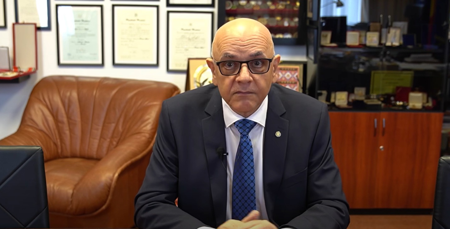 Raed Arafat anunţă că a fost pus sub acuzare pentru complicitate la contrabandă. Primele explicaţii ale şefului DSU