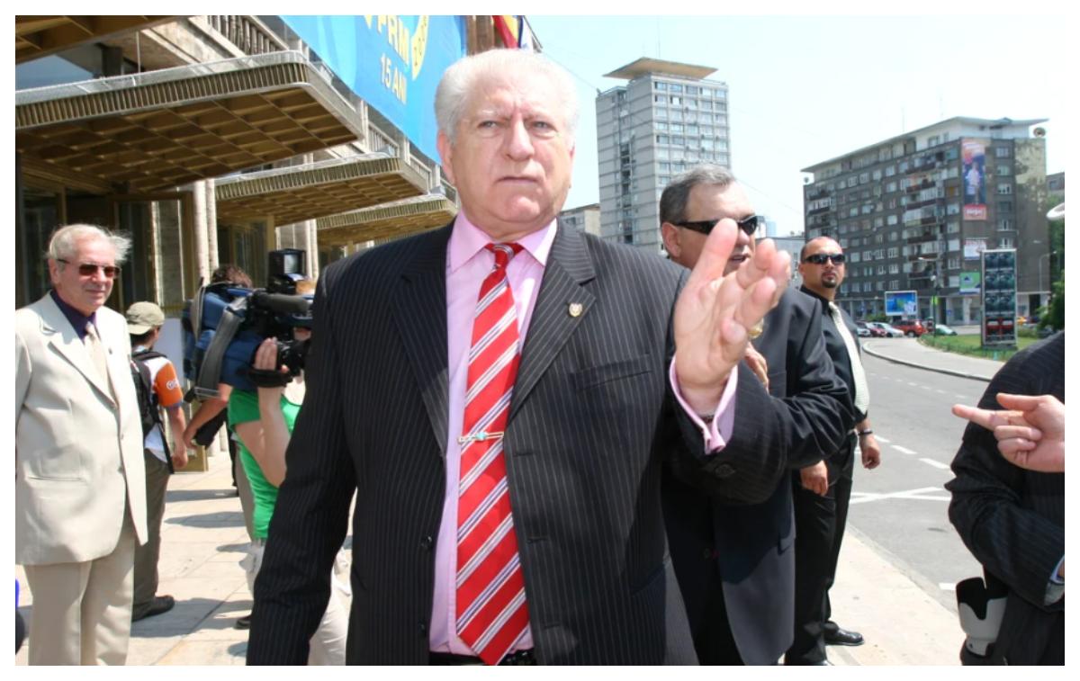 A murit fostul senator Dan Claudiu Tănăsescu. Tragedia s-a petrecut la o zi după ce și-a sărbătorit ziua de naștere