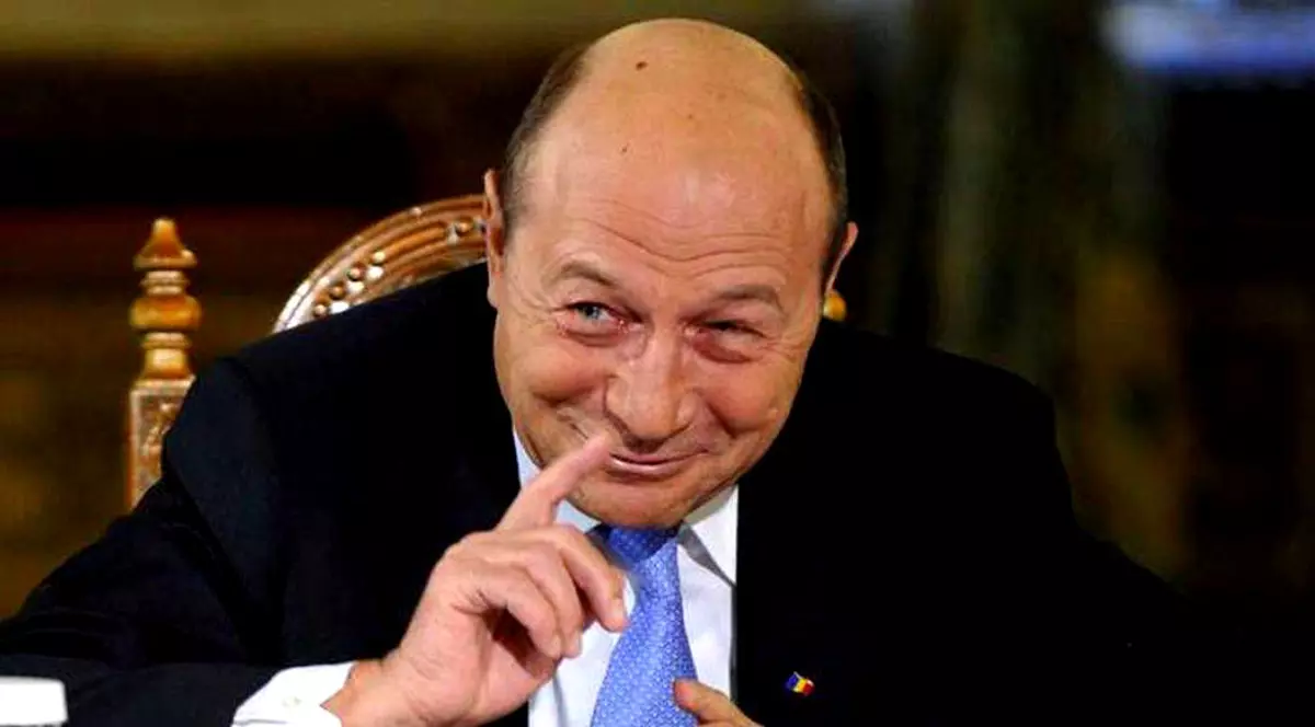 Reacția lui Traian Băsescu după înfrângerea lui Viktor Orban: „Trump şi Putin au aflat că există ceva mai puternic decât armele lor nucleare aducătoare de moarte…se numeşte ‘vot democratic’”