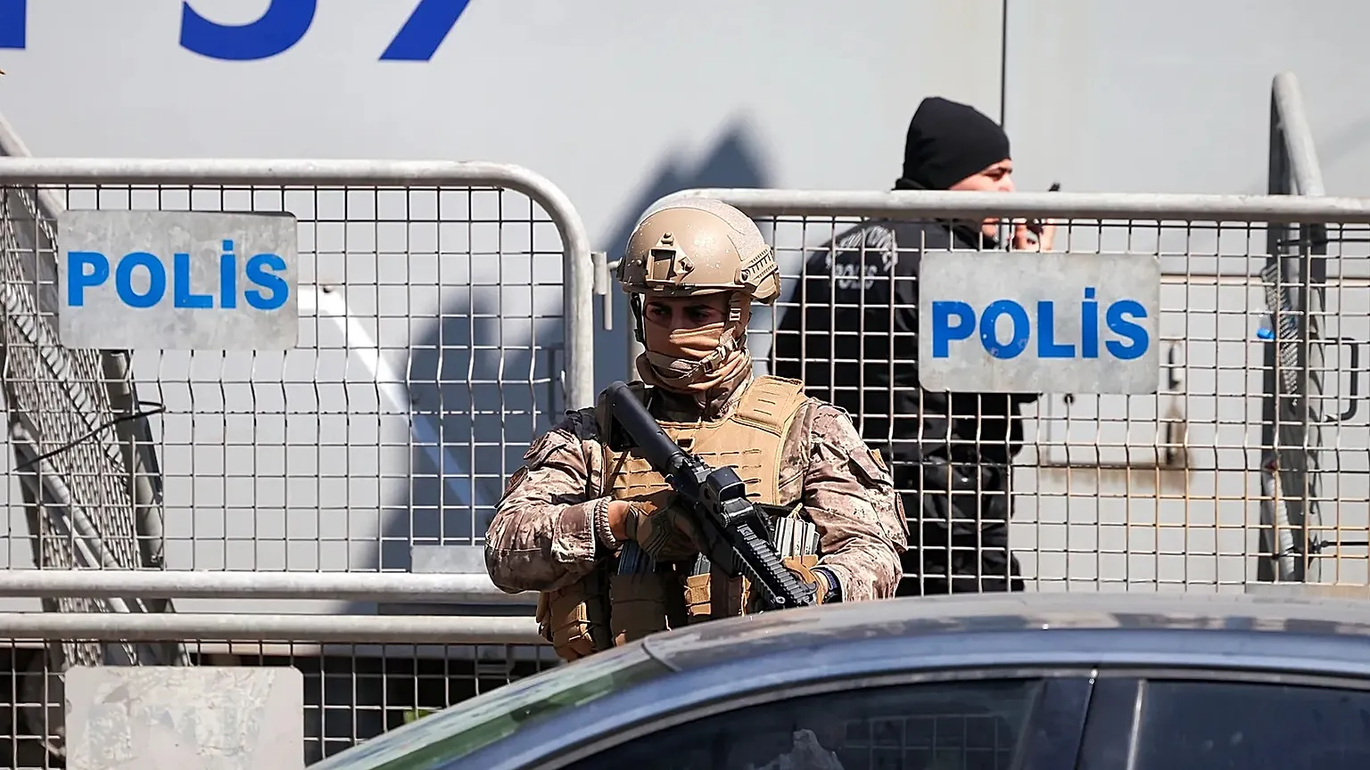 Patru morții și zeci de răniți după al doilea atac într-o școală din Turcia, în doar 48 de ore. Atacatorul, de aproximativ 14 ani, și-a luat viața