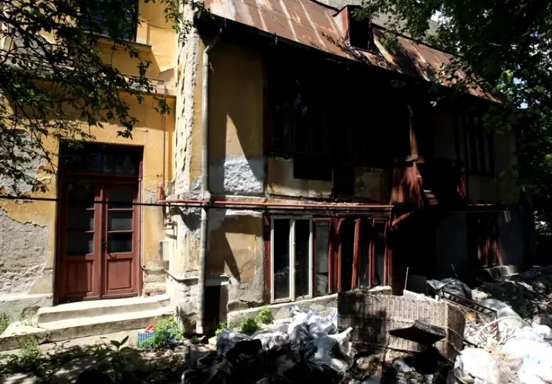 vila lui Mircea Lucescu