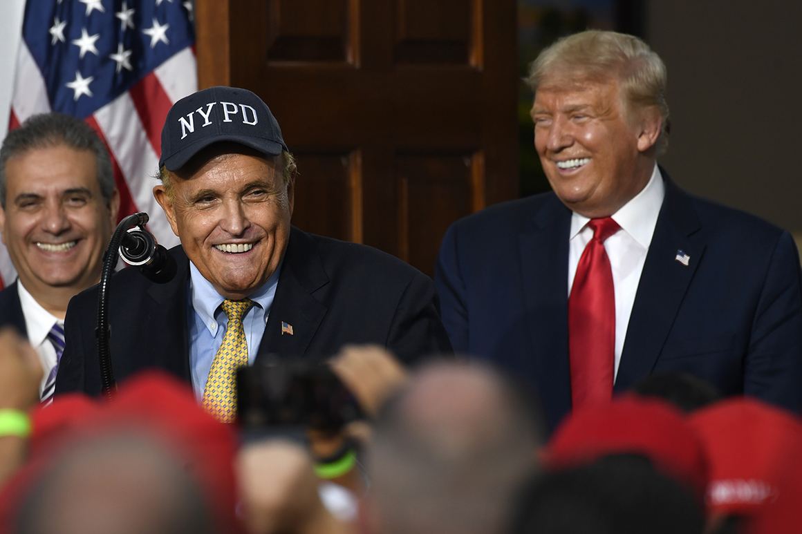 Fostul primar al New Yorkului, Rudy Giuliani, a fost spitalizat în stare critică
