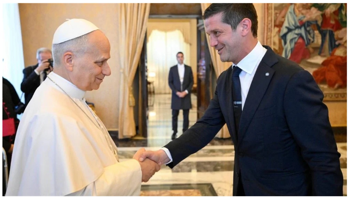 Cristi Chivu, primit la Vatican după triumful cu Inter. Papa Leon a binecuvântat campionii Italiei: „Vă felicit!”. Cadoul special dăruit Suveranului Pontif