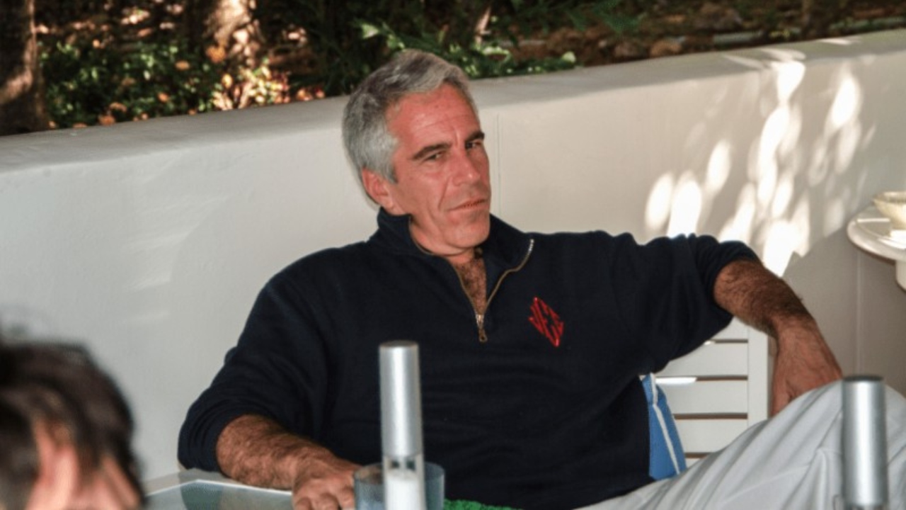 Jeffrey Epstein ar fi lăsat un bilet de adio înainte să-și pună capăt zilelor. O investigație The New York Times dezvăluie că biletul stă sigilat de șapte ani