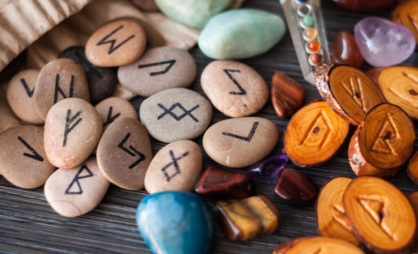 Horoscop rune 4-10 mai 2026. O relaţie este pe cale să se destrame. E timpul să eliberezi trecutul oricât de dificil ar părea
