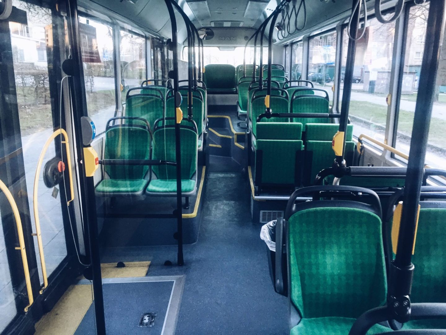 Prețul abonamentelor la transportul public se reduce la jumătate! Cât va costa un abonament de autobuz-metrou în Stockholm față de București?