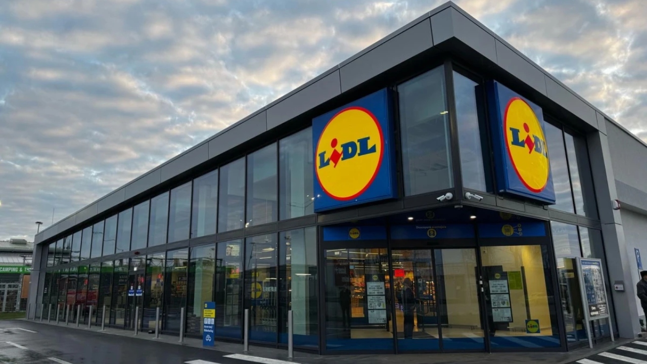 Lidl aduce în magazine un produs care va face furori pe parcursul verii. Cât costă și la ce te ajută